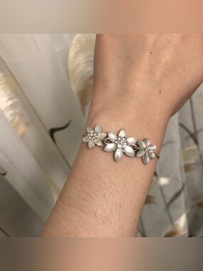 🩵 Free add-on || Floral slider bracelet